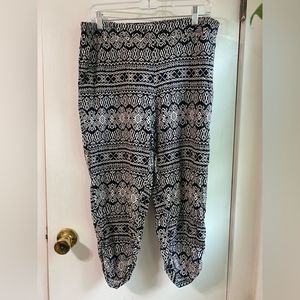 American Rag M patterned pants